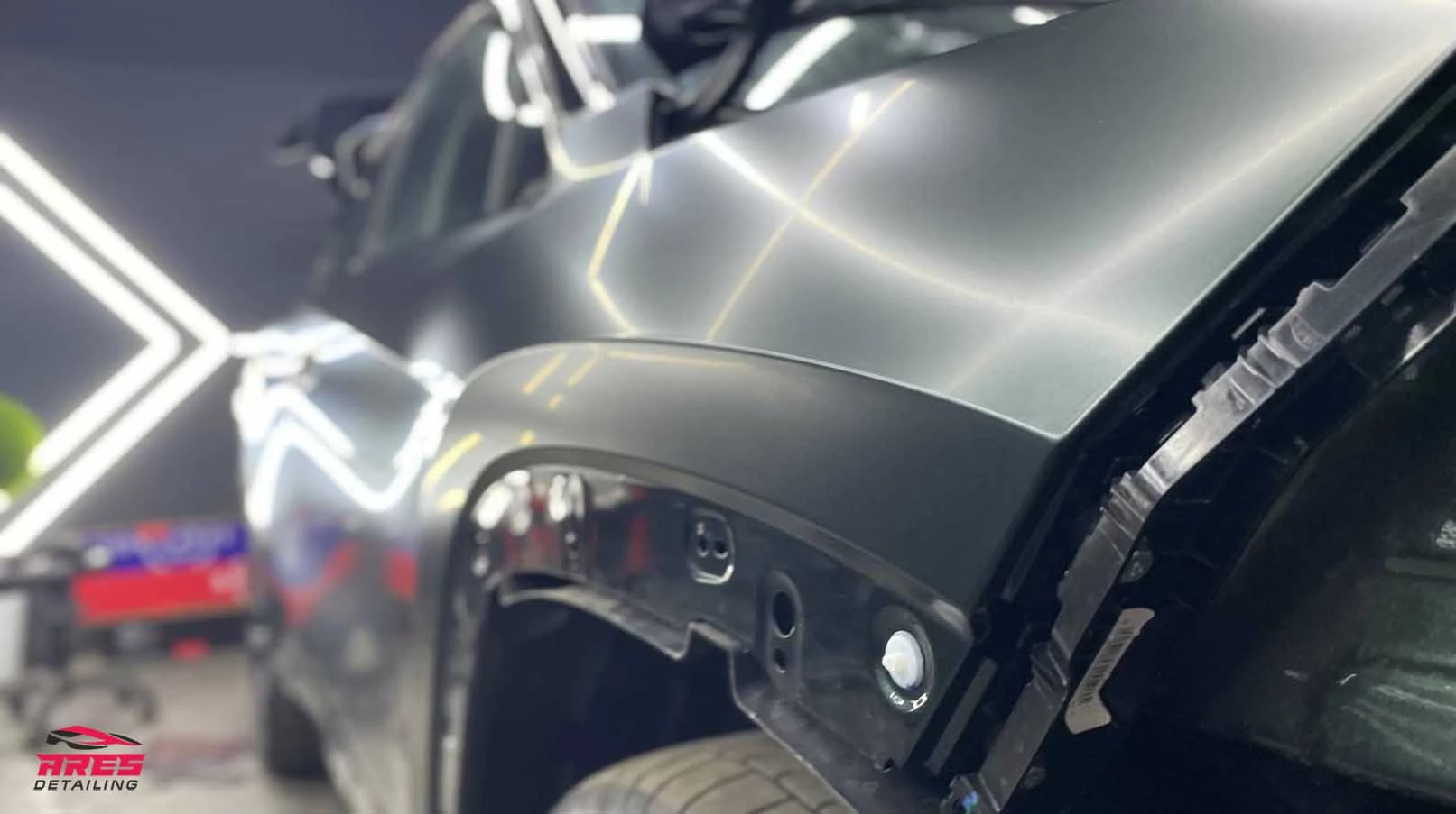 Оклейка кузова матовым полиуретаном Geely Atlas - изобр. 8