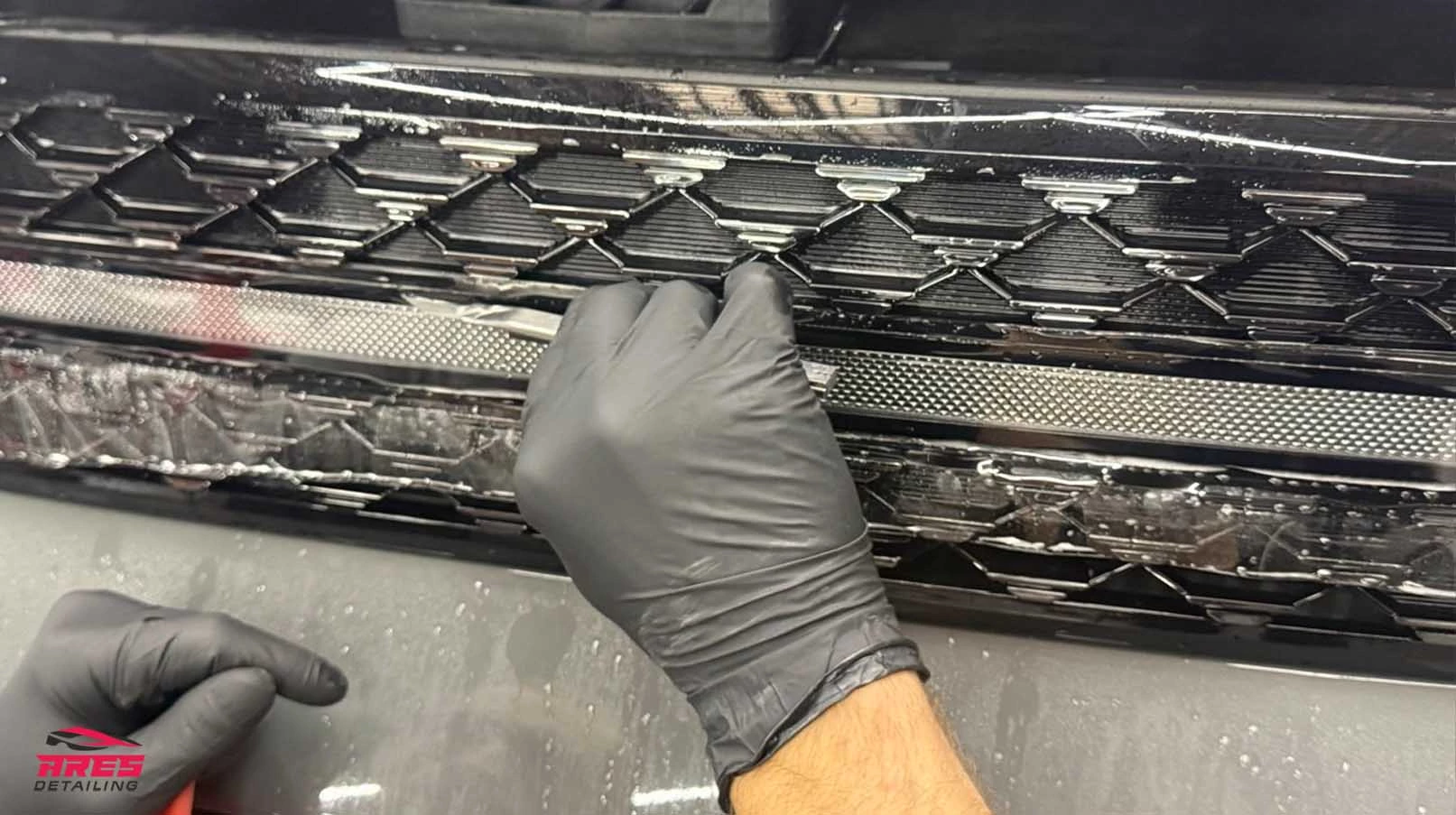 Оклейка Hyundai Santa Fe защитной пленкой
