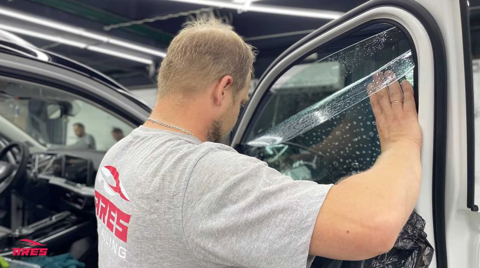 Тонировка стекол автомобиля VW Tavendor