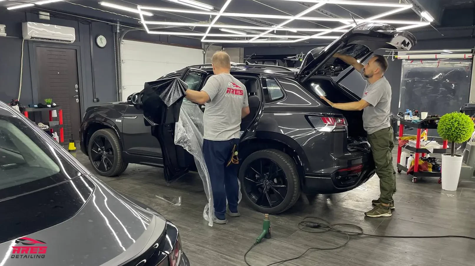 Тонировка стекол автомобиля VW Tayron