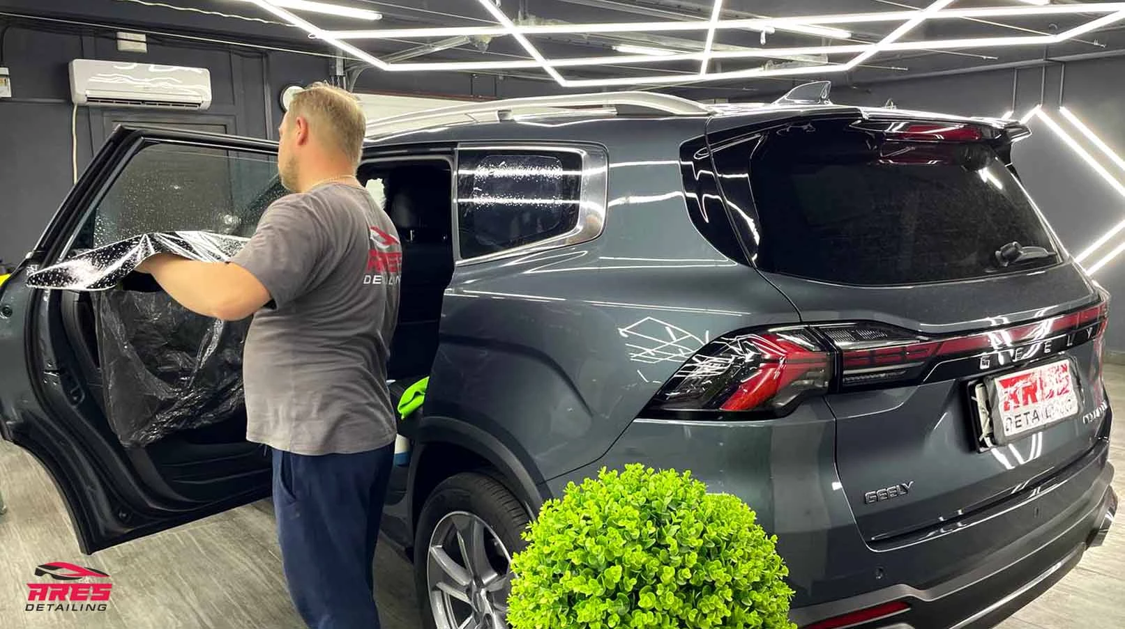 Тонировка стекол автомобиля Geely Okavango