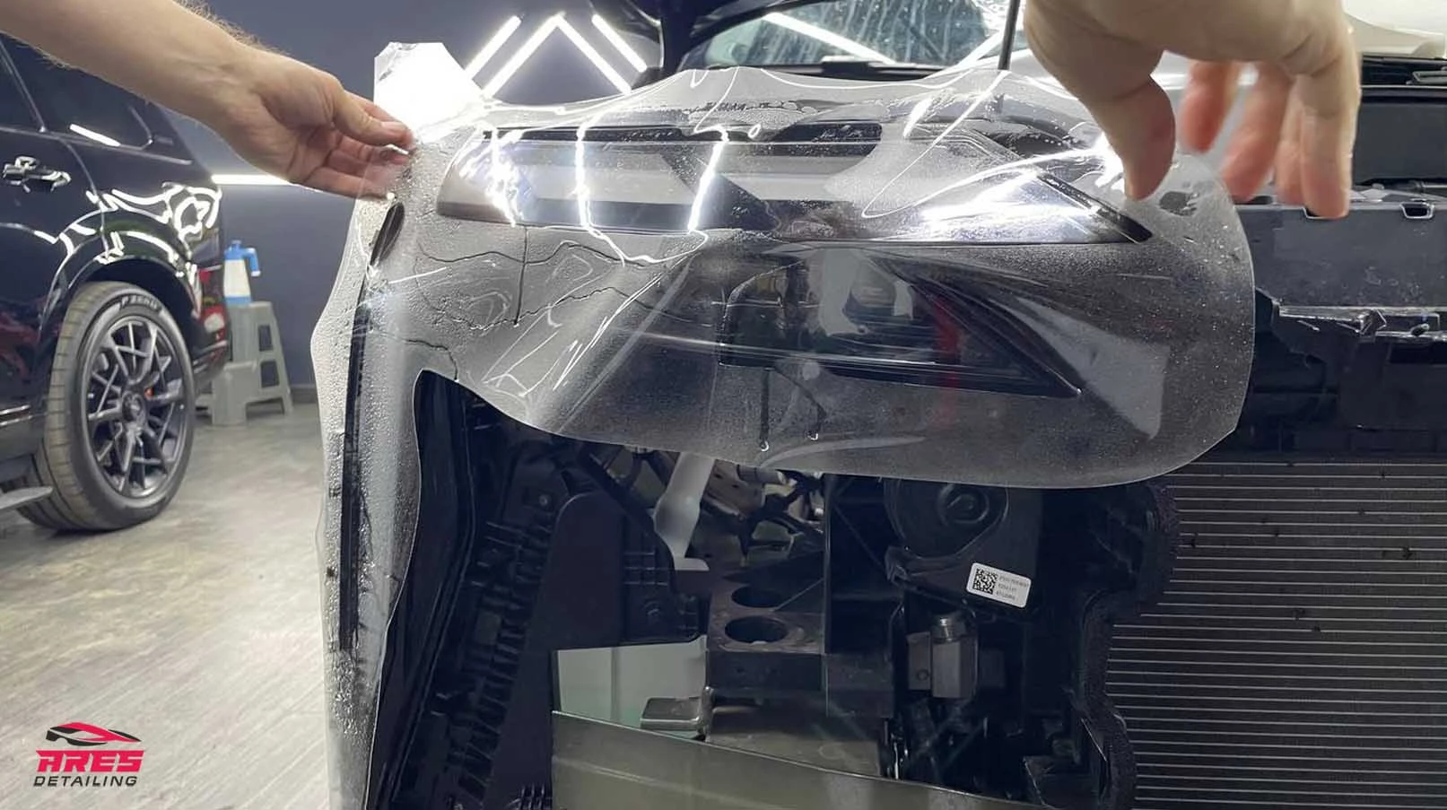 Оклейка кузова матовым полиуретаном Geely Atlas