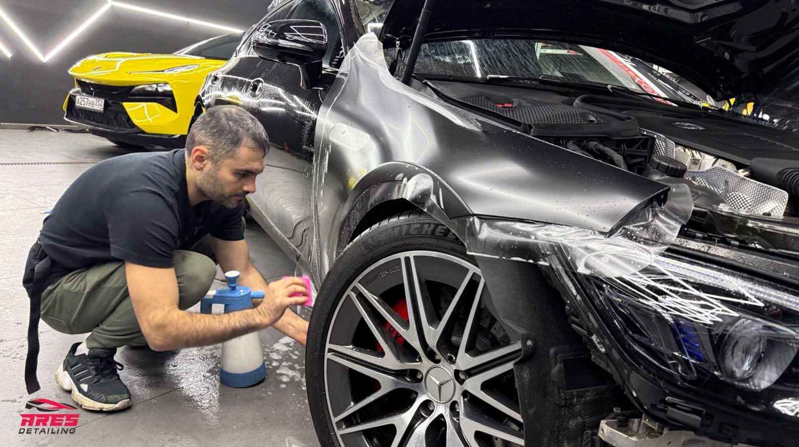 Оклейка матовым полиуретаном автомобиля Mercedes AMG