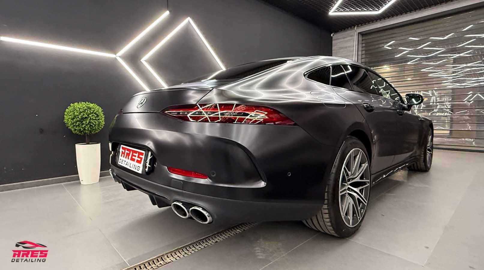 Оклейка матовым полиуретаном автомобиля Mercedes AMG