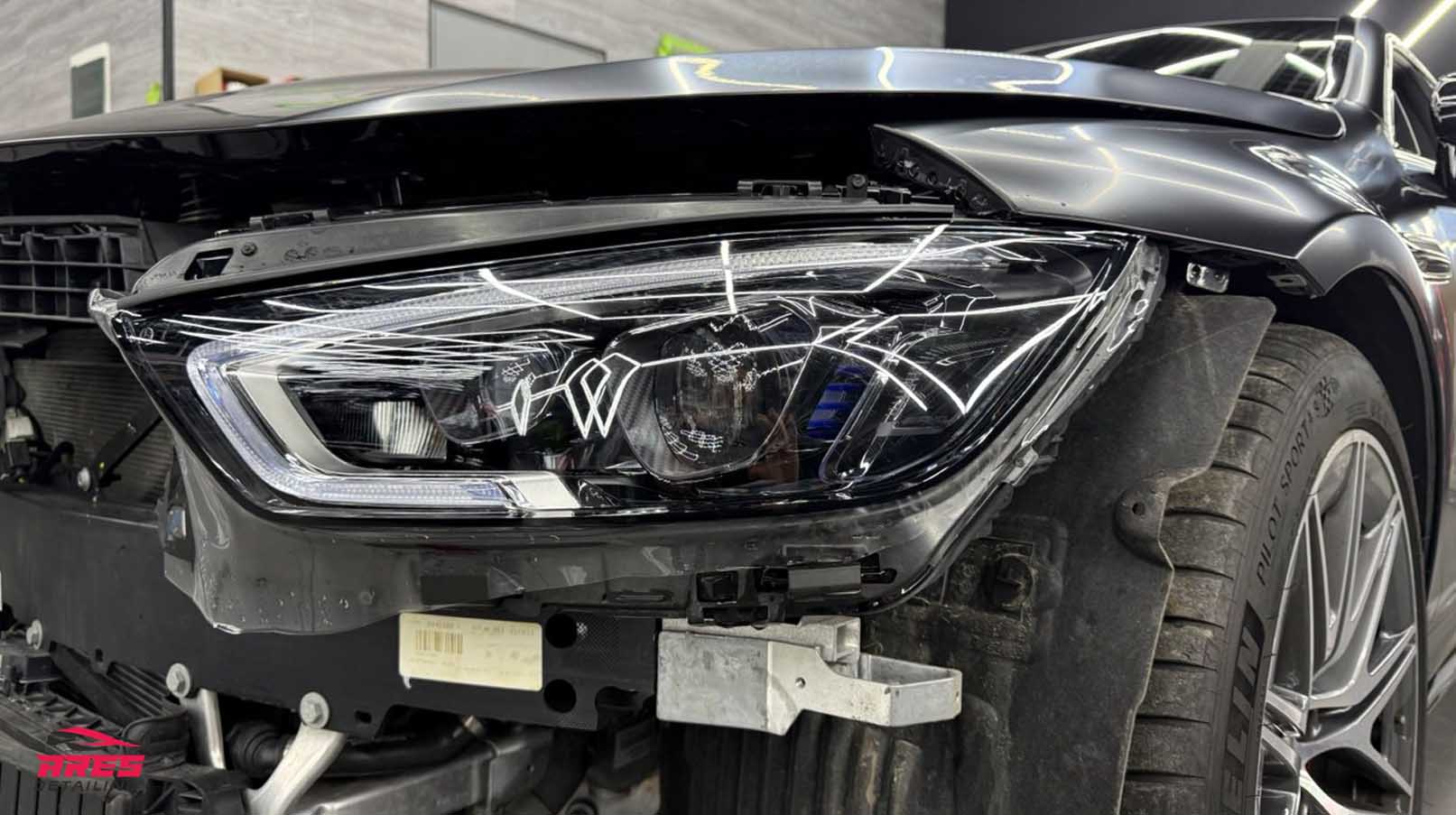 Оклейка матовым полиуретаном автомобиля Mercedes AMG