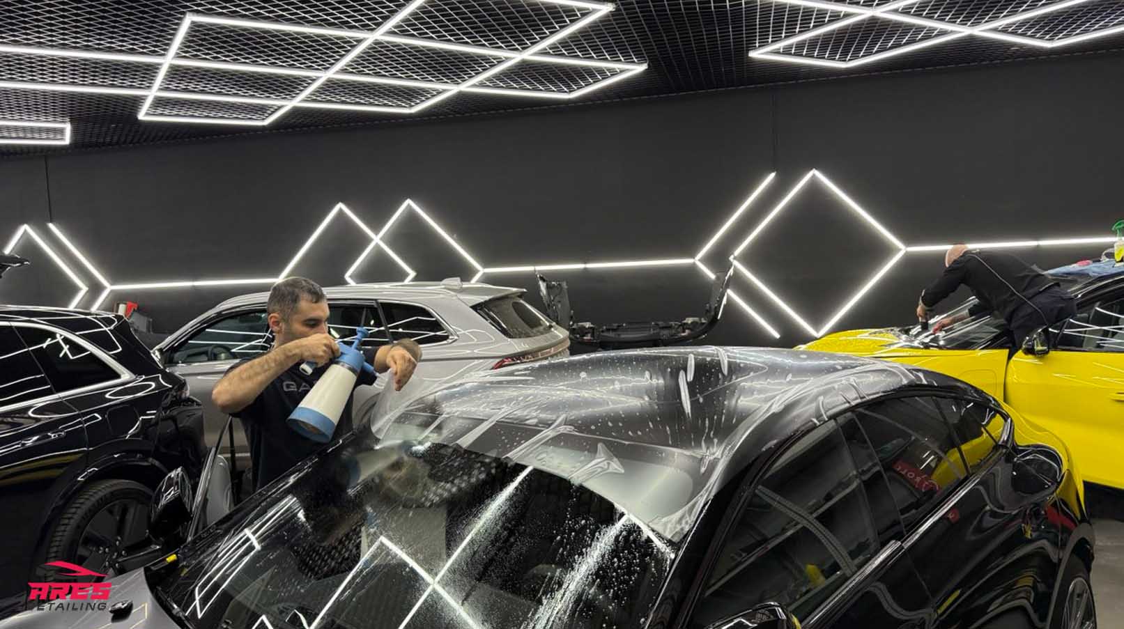 Оклейка матовым полиуретаном автомобиля Mercedes AMG