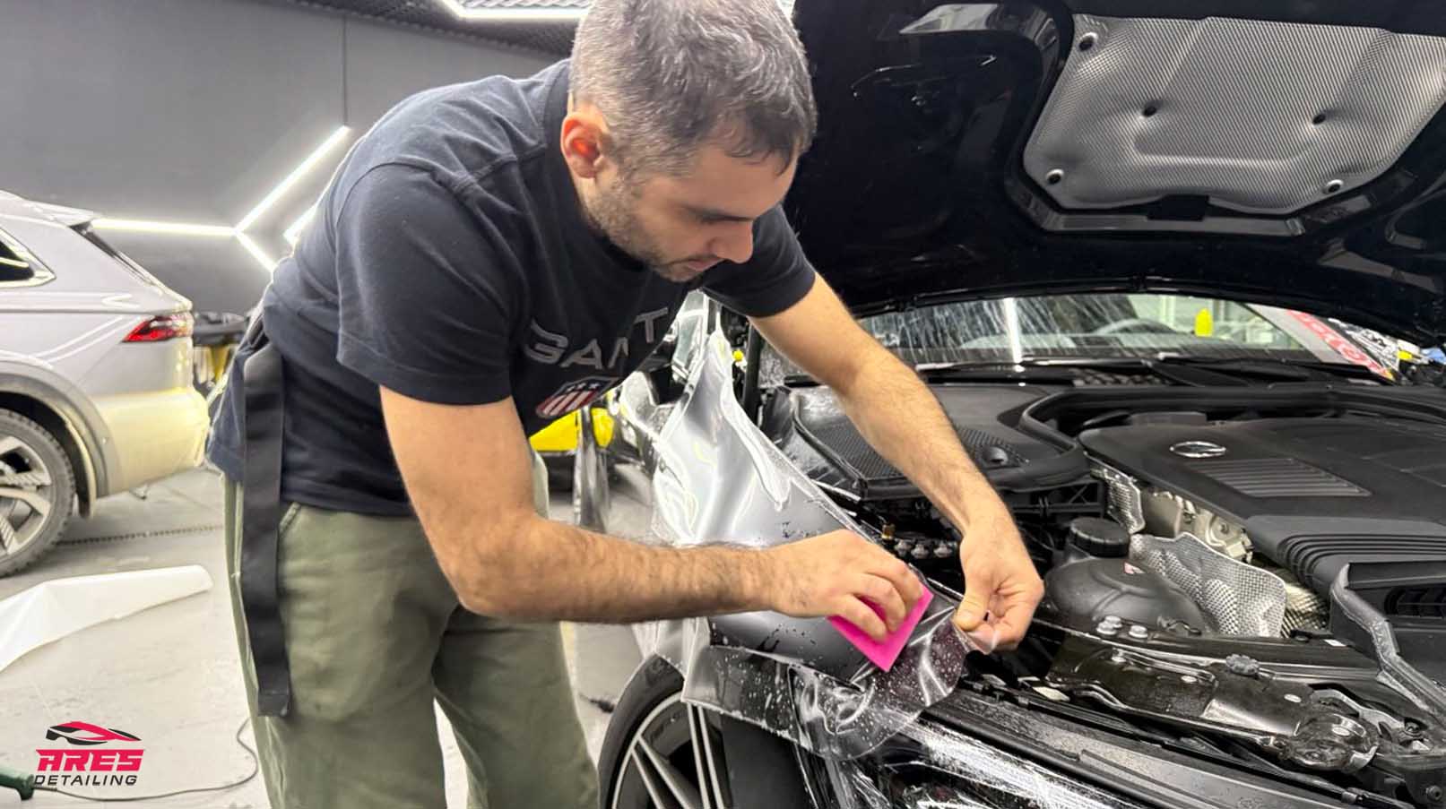 Оклейка матовым полиуретаном автомобиля Mercedes AMG