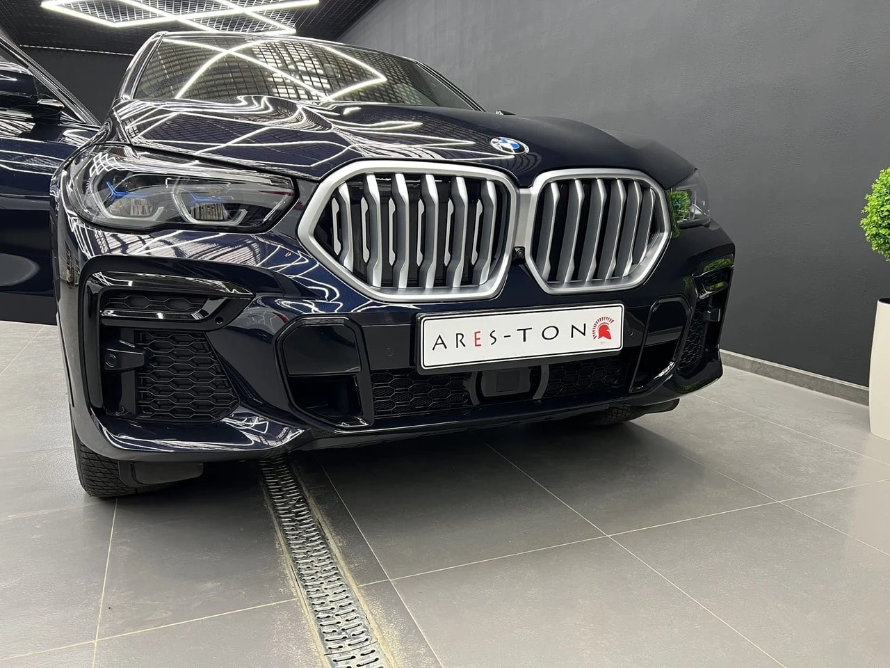 Обтяжка полиуретановой пленкой BMW X6